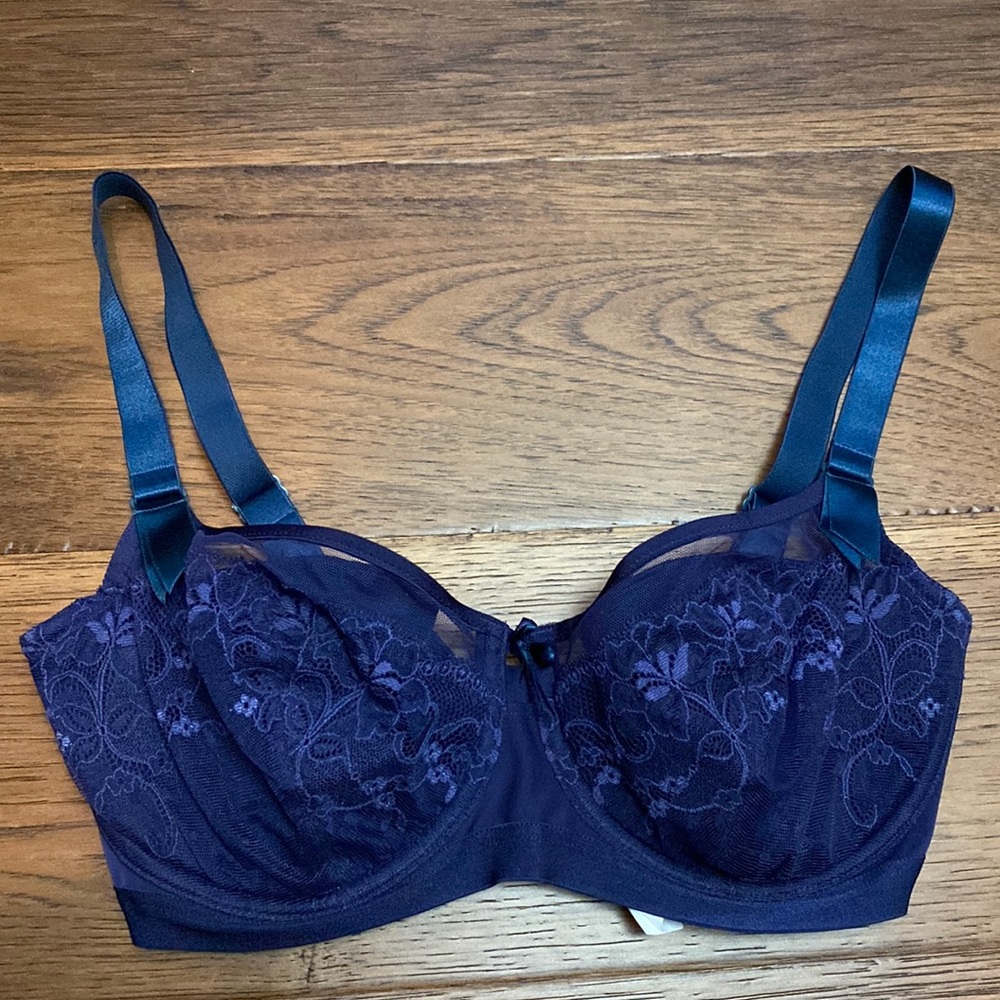 Triumph navy blue lace bra. Worn once